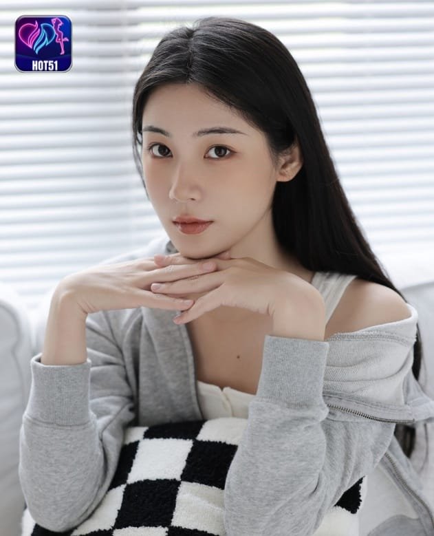 Jian Nan Shan on hot51