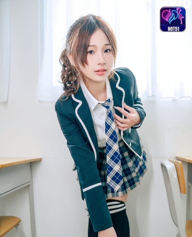 Jie Mi on hot51