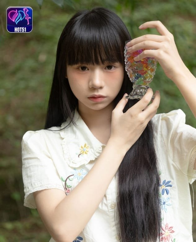 Jin Ya on hot51 