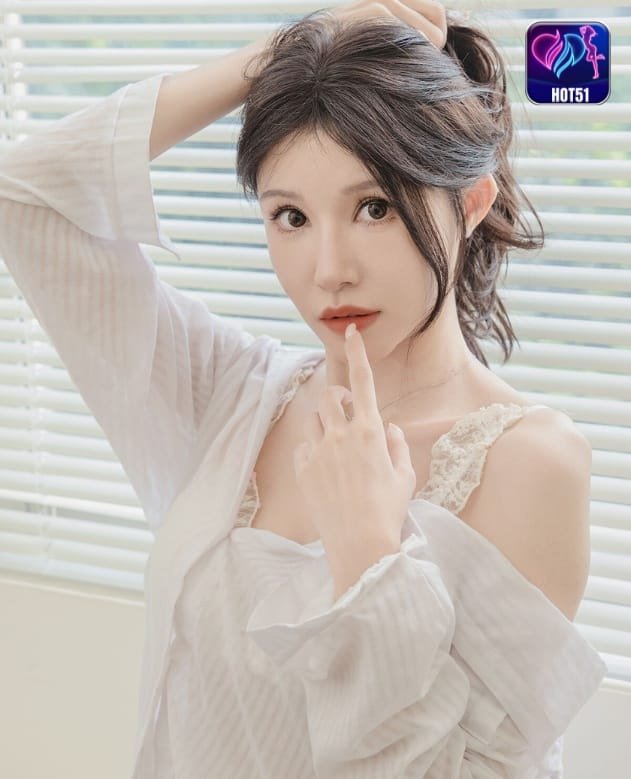 Qiu Qiu​​ on hot51 