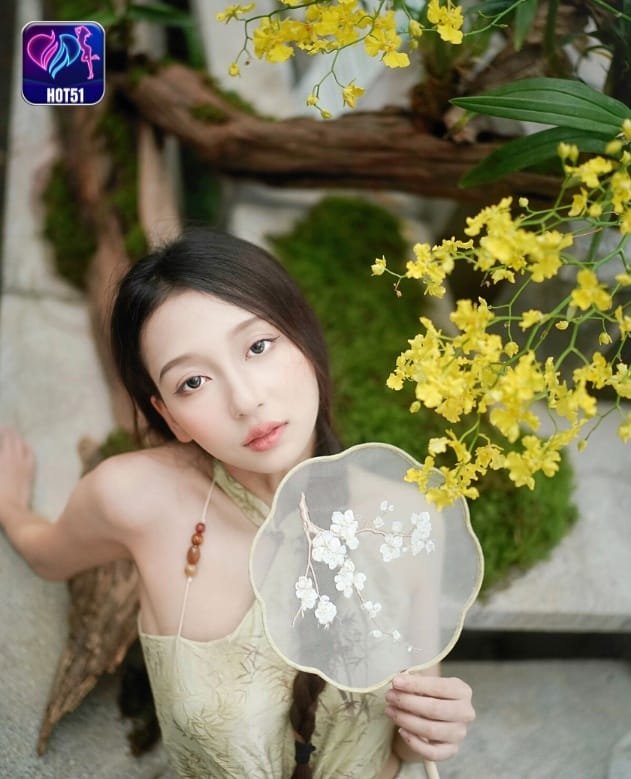 Sylvia on hot51