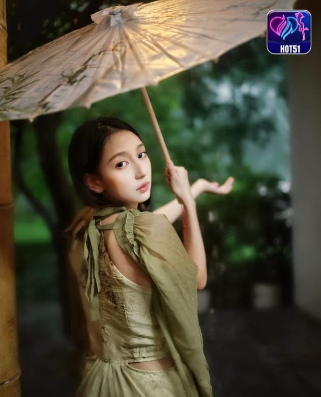 Sylvia on hot51