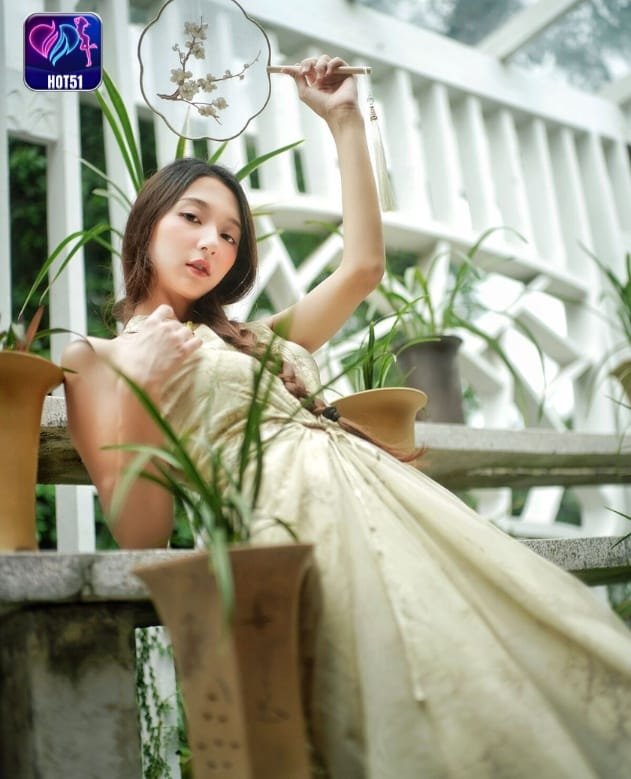 Sylvia on hot51