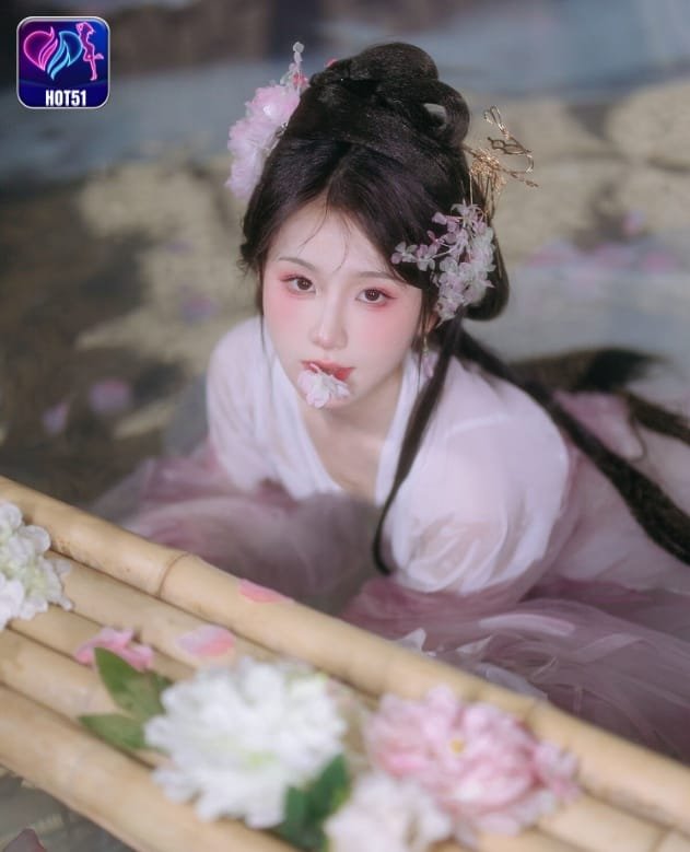 Xu Jin Huan on hot51