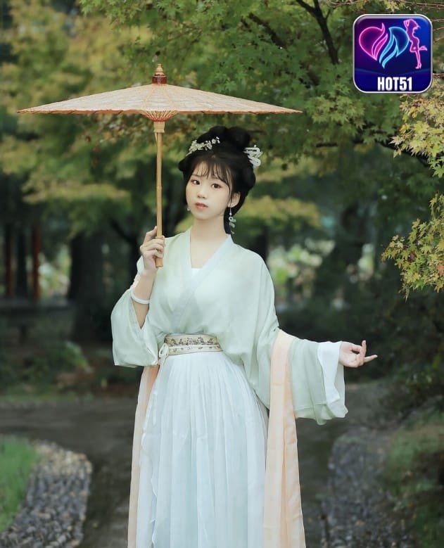 Zhou Zhou Ay on Hot51