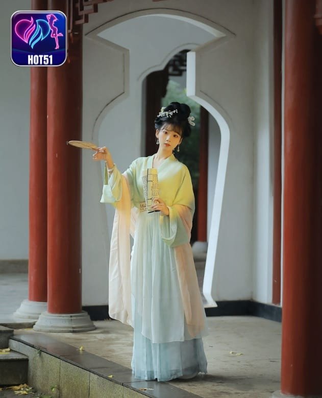 Zhou Zhou Ay on Hot51